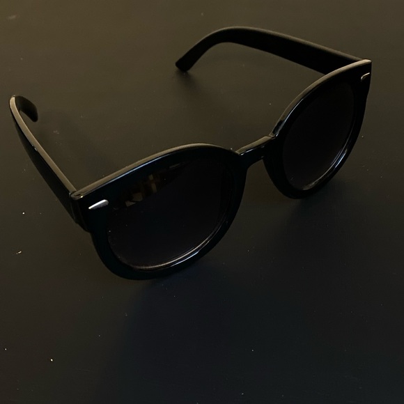 Round black oversized sunglasses - Picture 2 of 4